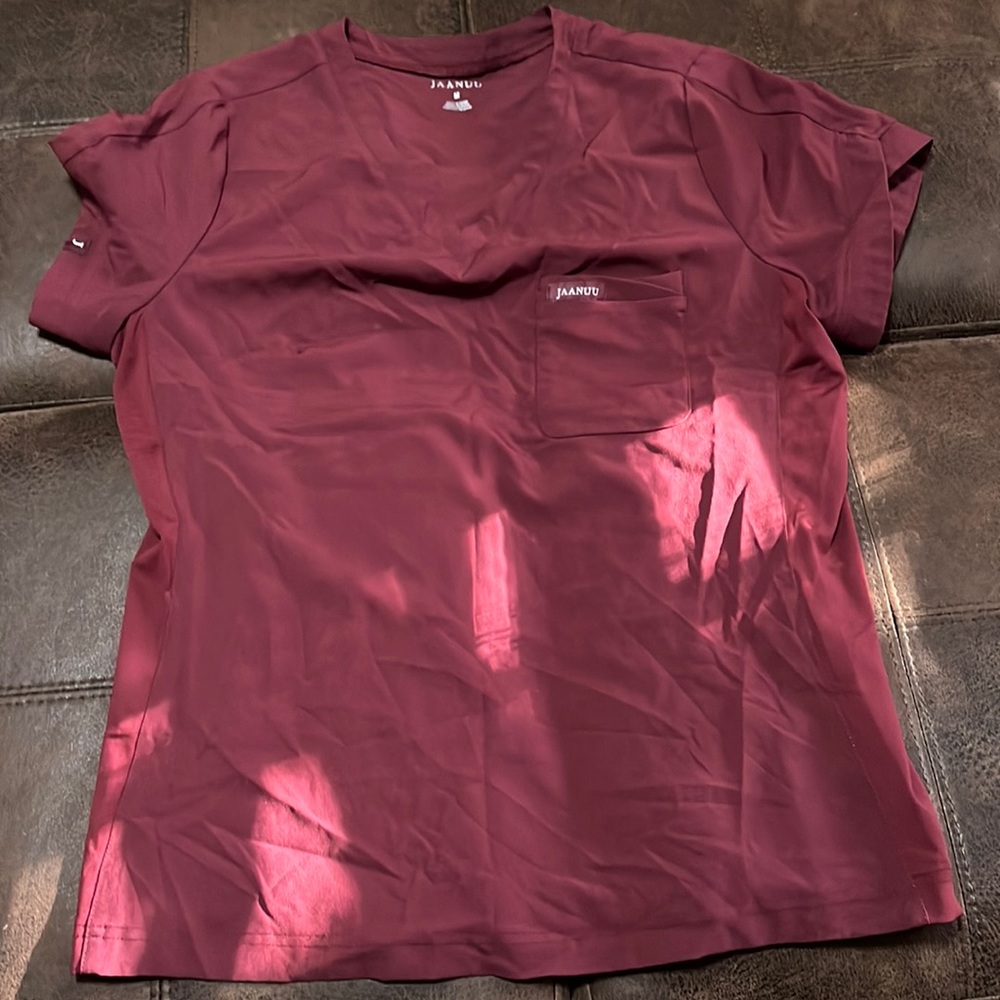 Women’s Jaanuu scrub top